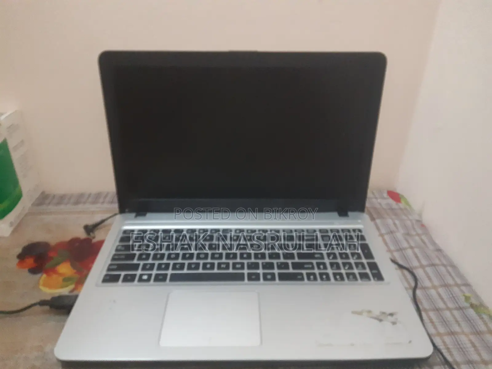 Laptop Asus VivoBook X540SA 4GB Intel Core I3 HDD 1T