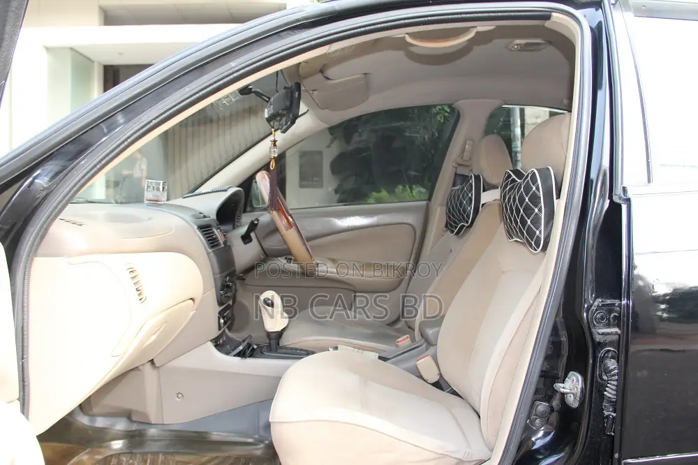 Nissan Sunny 2006 Black