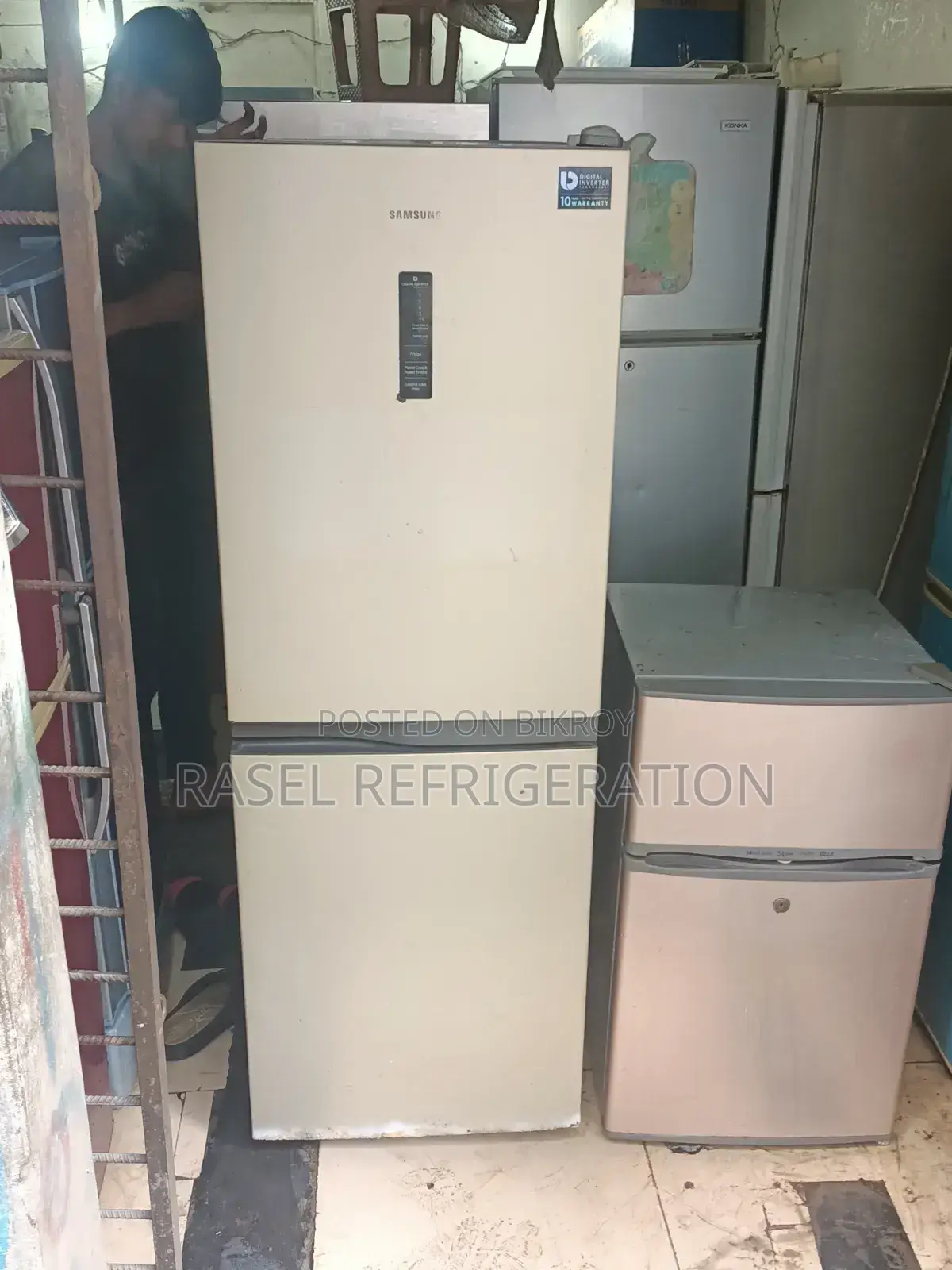 250 লিটার ইনভাইটার Samsung ফিরিজ বিক্রি করা হবে।