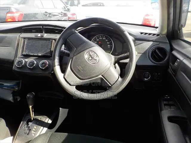Toyota Axio 2020 Silver