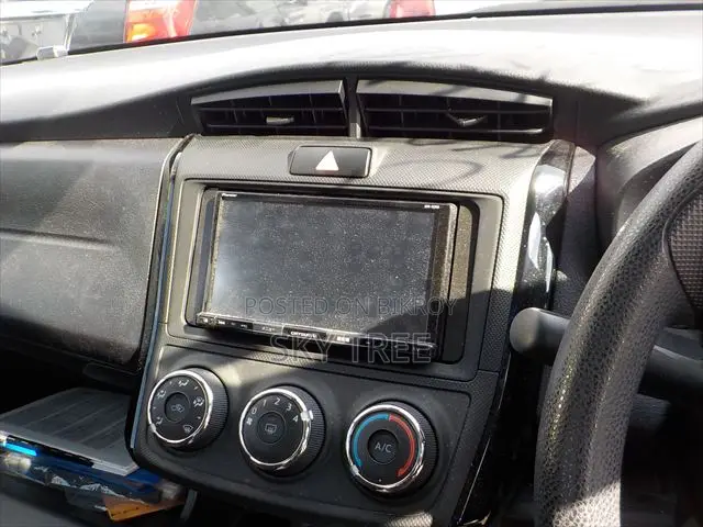 Toyota Axio 2020 Silver