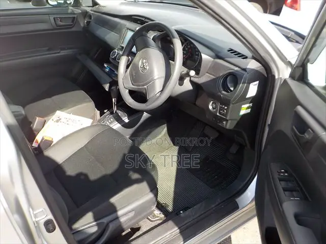 Toyota Axio 2020 Silver