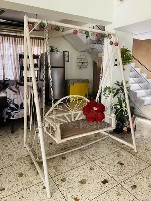 ব্যবহৃত লোহার দোলনা বিক্রি হবে