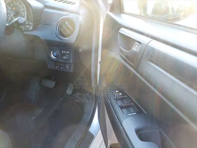 Toyota Axio 2020 Silver