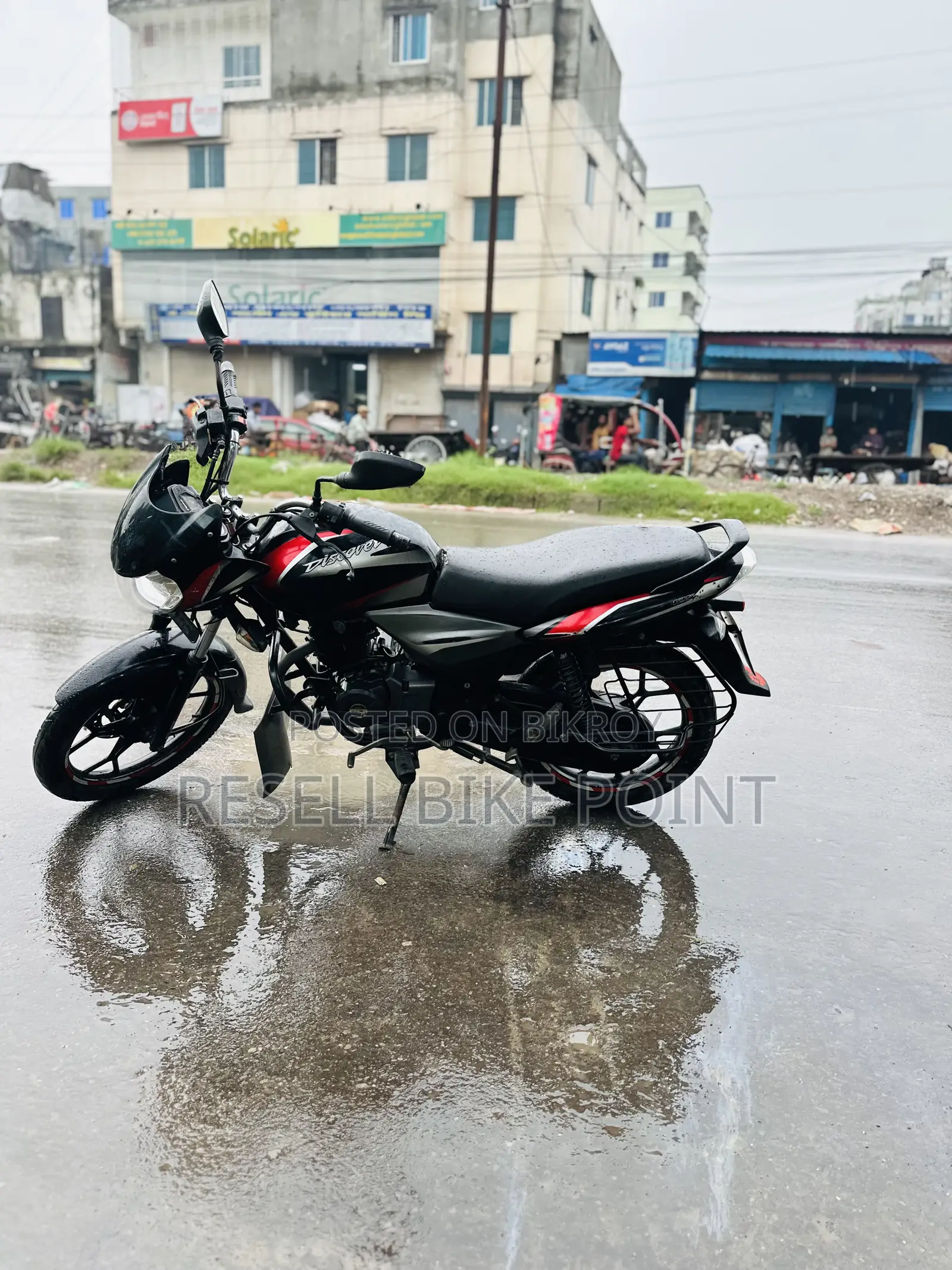 বাজাজ ডিসকভার ১২৫ ২০২০ ব্ল্যাক