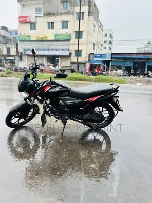 বাজাজ ডিসকভার ১২৫ ২০২০ ব্ল্যাক