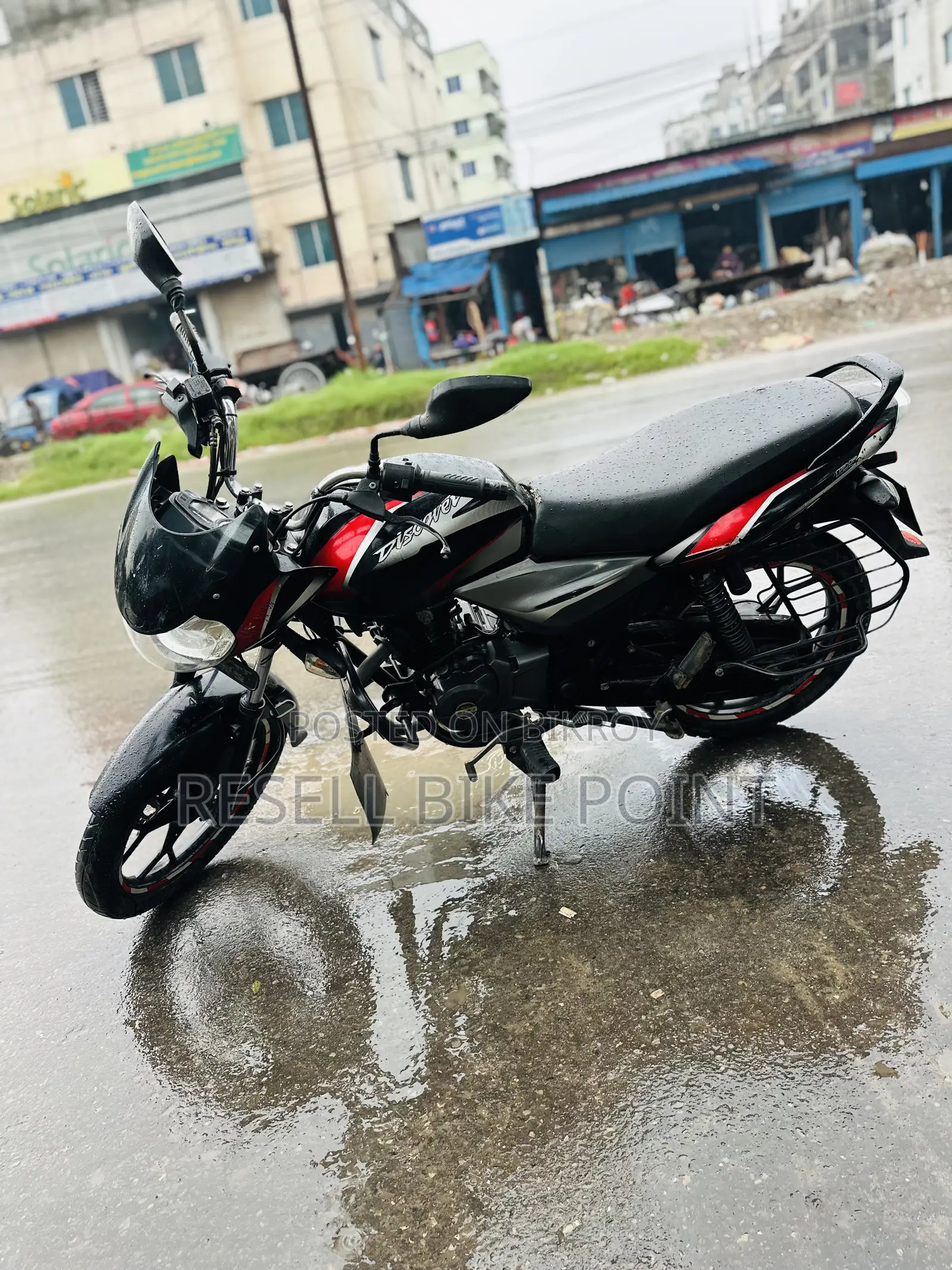 বাজাজ ডিসকভার ১২৫ ২০২০ ব্ল্যাক