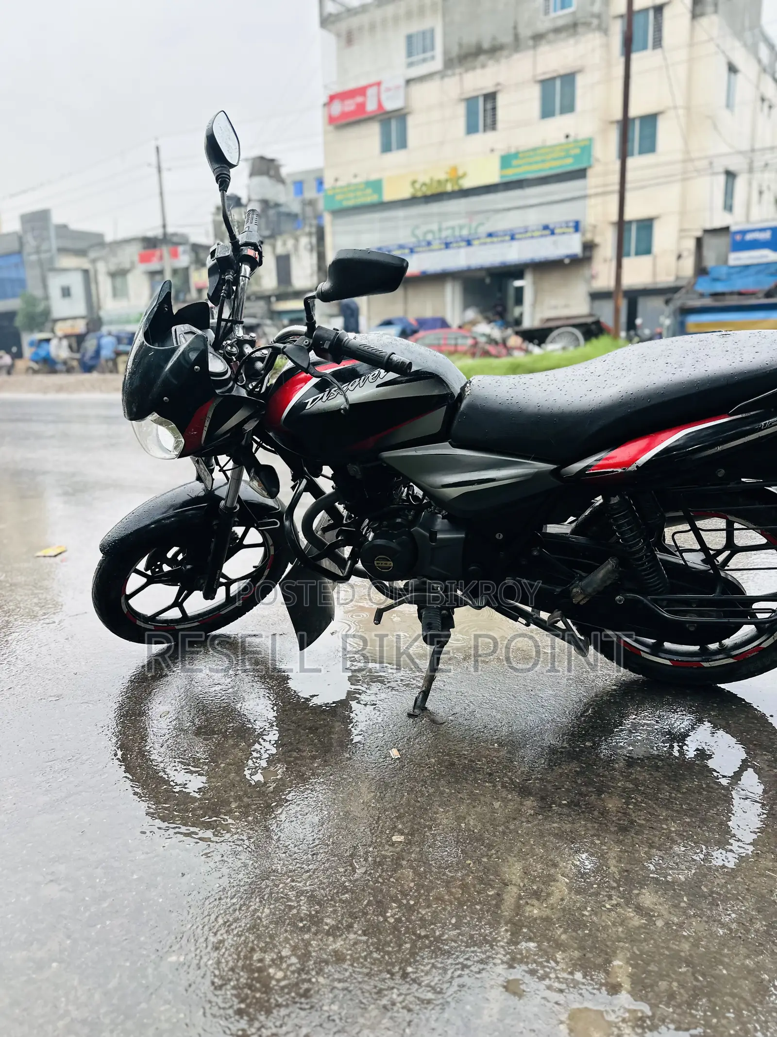বাজাজ ডিসকভার ১২৫ ২০২০ ব্ল্যাক