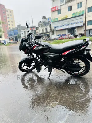 বাজাজ ডিসকভার ১২৫ ২০২০ ব্ল্যাক
