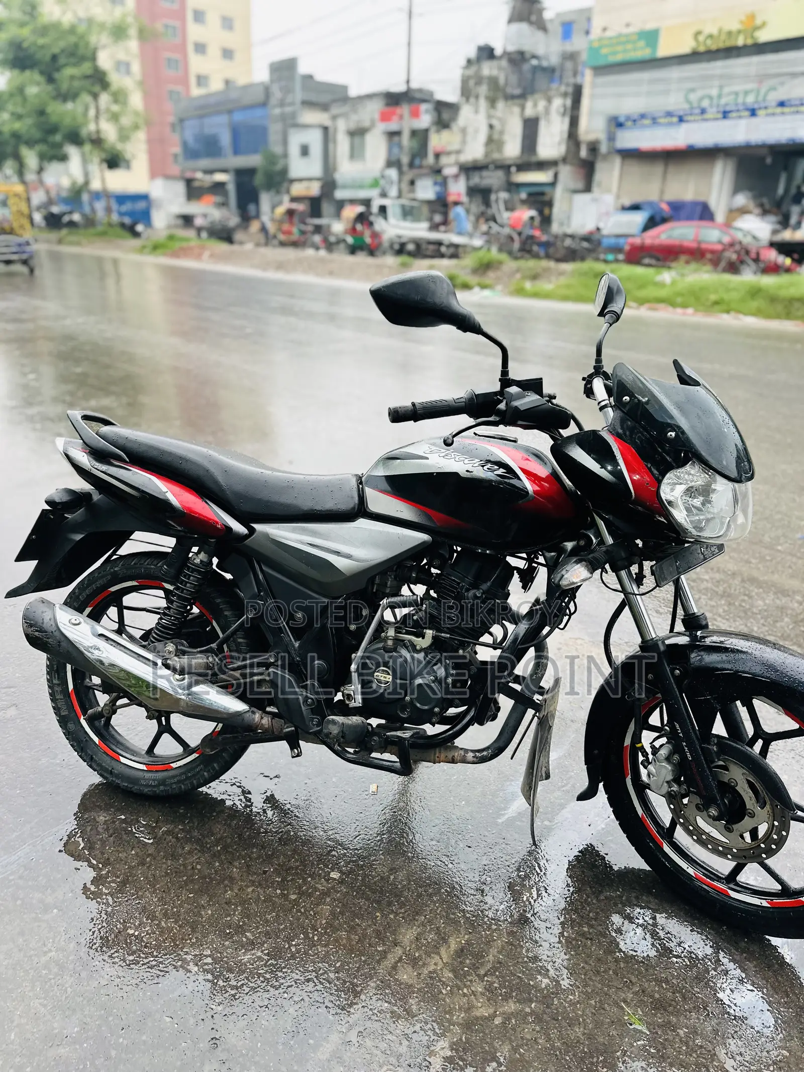 বাজাজ ডিসকভার ১২৫ ২০২০ ব্ল্যাক