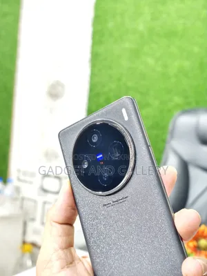 ভিভো এক্স১০০ ২৫৬ জিবি কালো