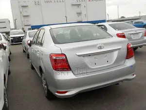 টয়োটা এক্সিও ২০২০ সিলভার