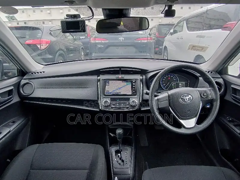 Toyota Axio 2021 Silver
