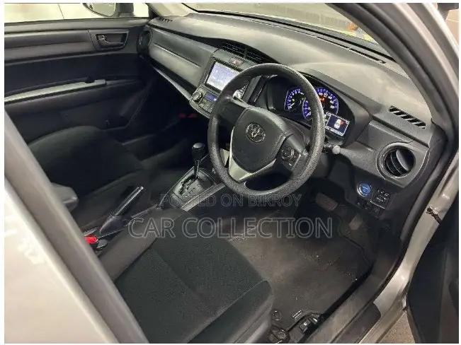 Toyota Axio 2021 Silver