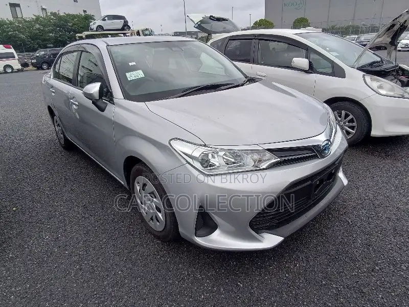 Toyota Axio 2021 Silver