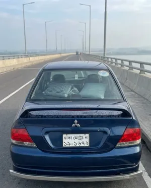 মিতসুবিশি ল্যান্সার ২০০৬ নীল