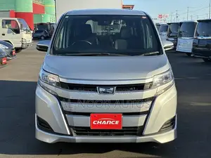 Toyota Noah 2021 Silver
