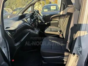 Toyota Noah 2021 Silver