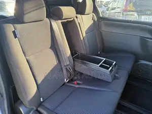 Toyota Noah 2021 Silver