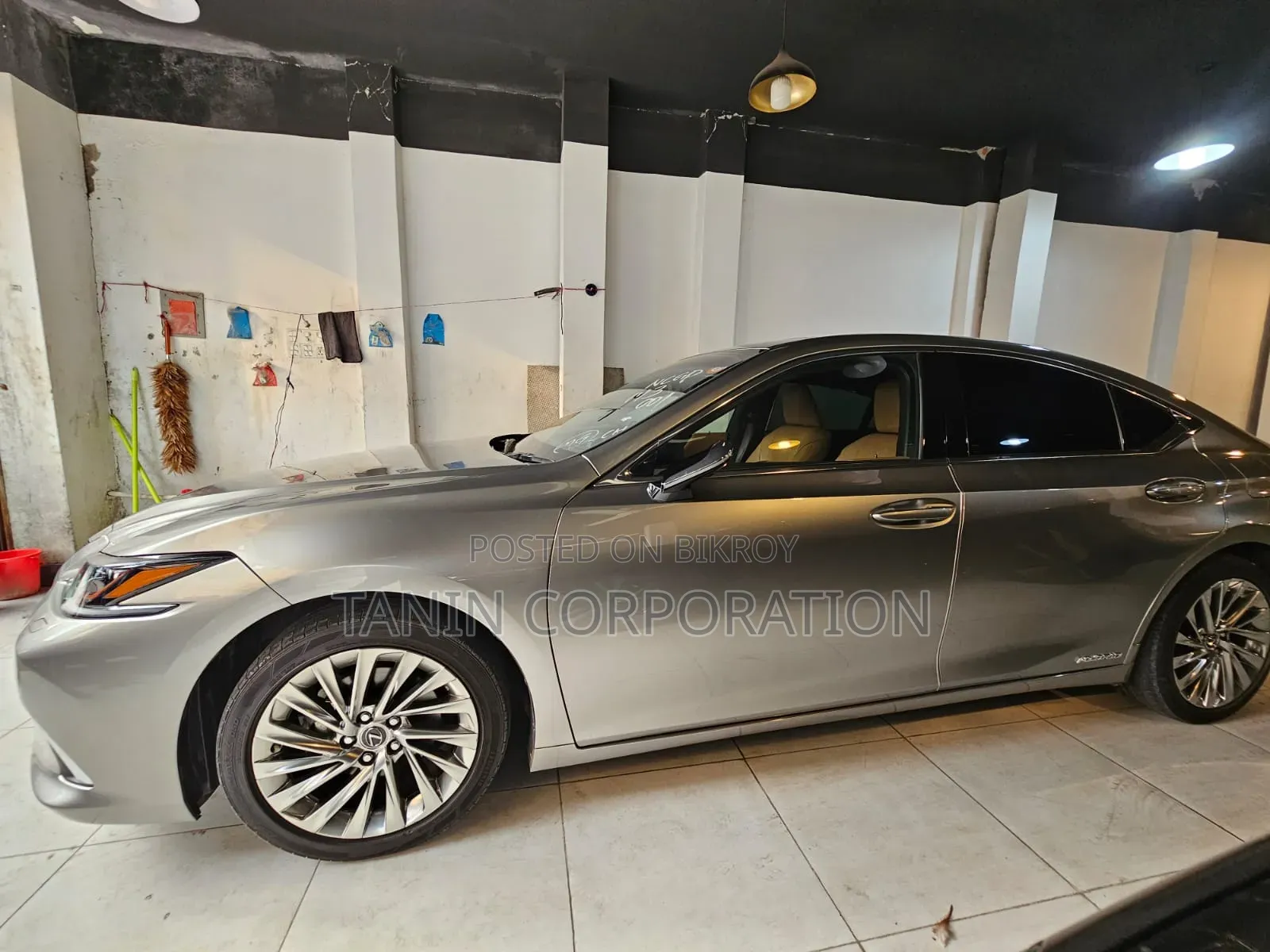 Lexus ES 2021