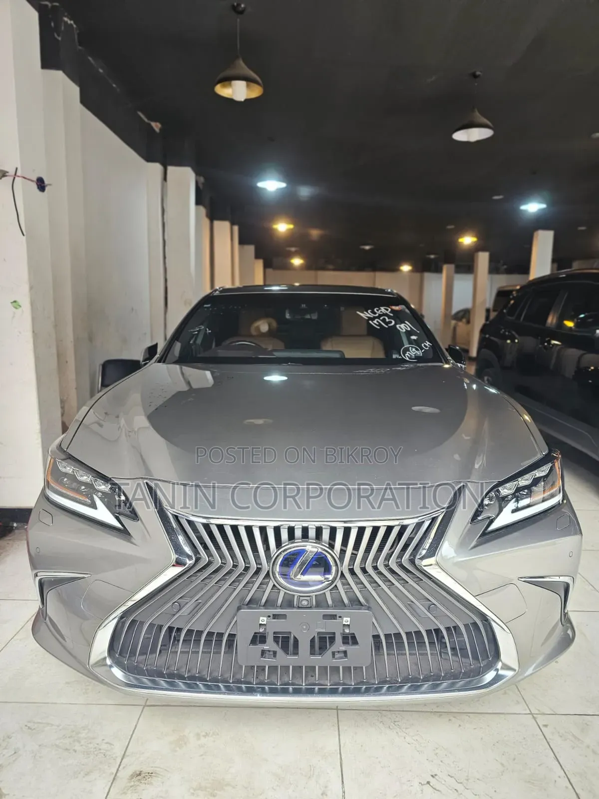 Lexus ES 2021