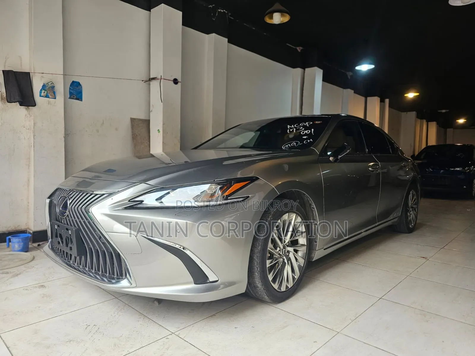 Lexus ES 2021