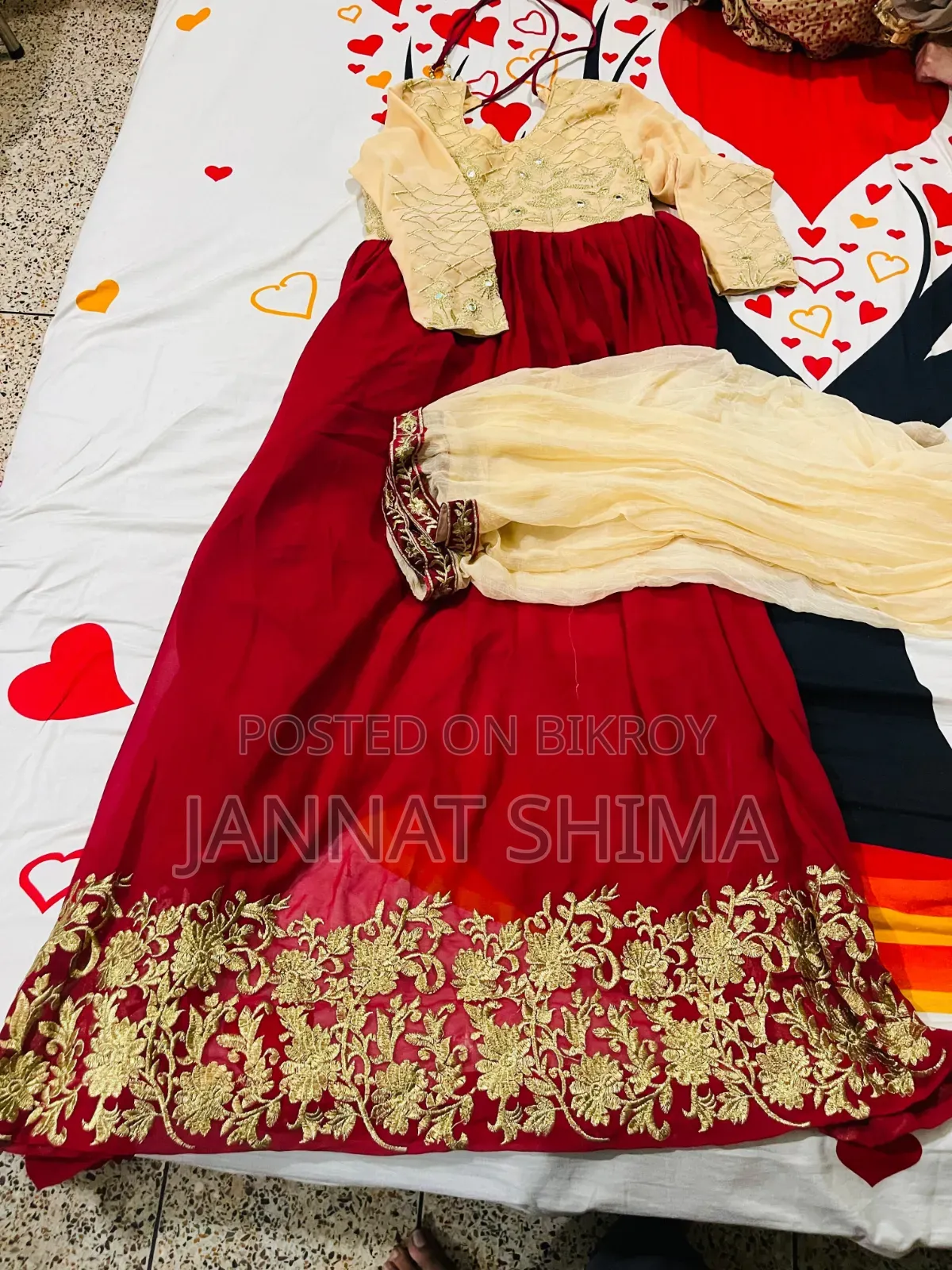 মহিলাদের পোশাক