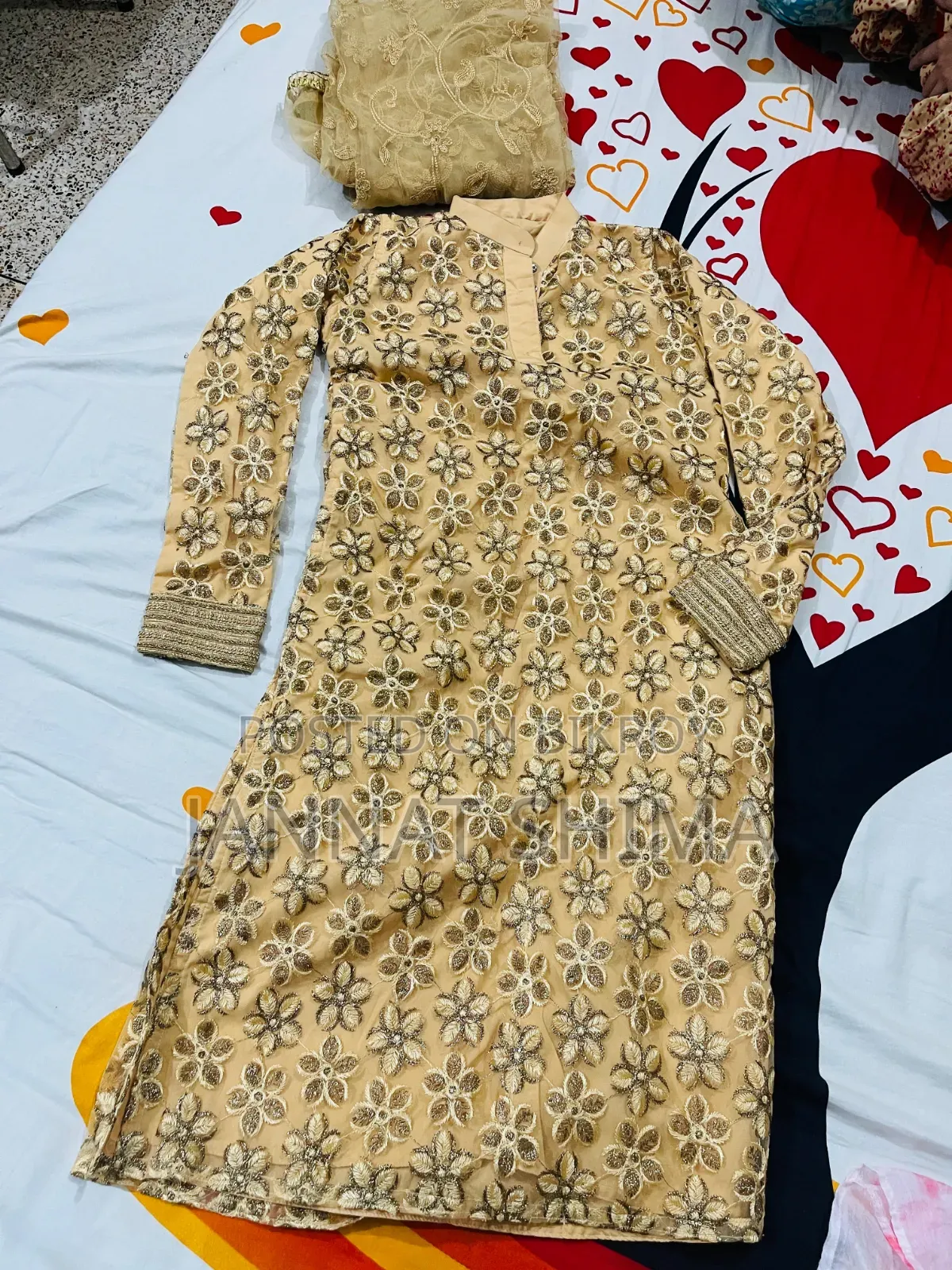 মহিলাদের পোশাক