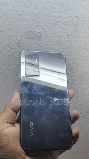 ভিভো ভি২৩ ১২৮ জিবি কালো