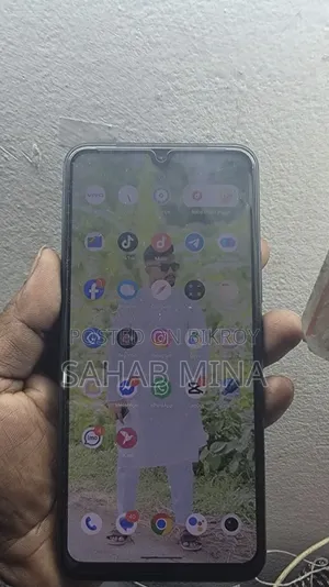 ভিভো ভি২৩ ১২৮ জিবি কালো