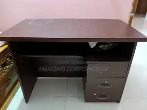 স্টাডি টেবিল