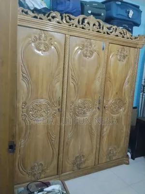 ক্লোজেট বিক্রয়ের জন্য