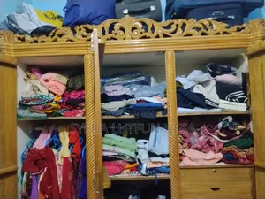 ক্লোজেট বিক্রয়ের জন্য