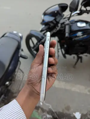 Apple iPhone 11 64 GB White