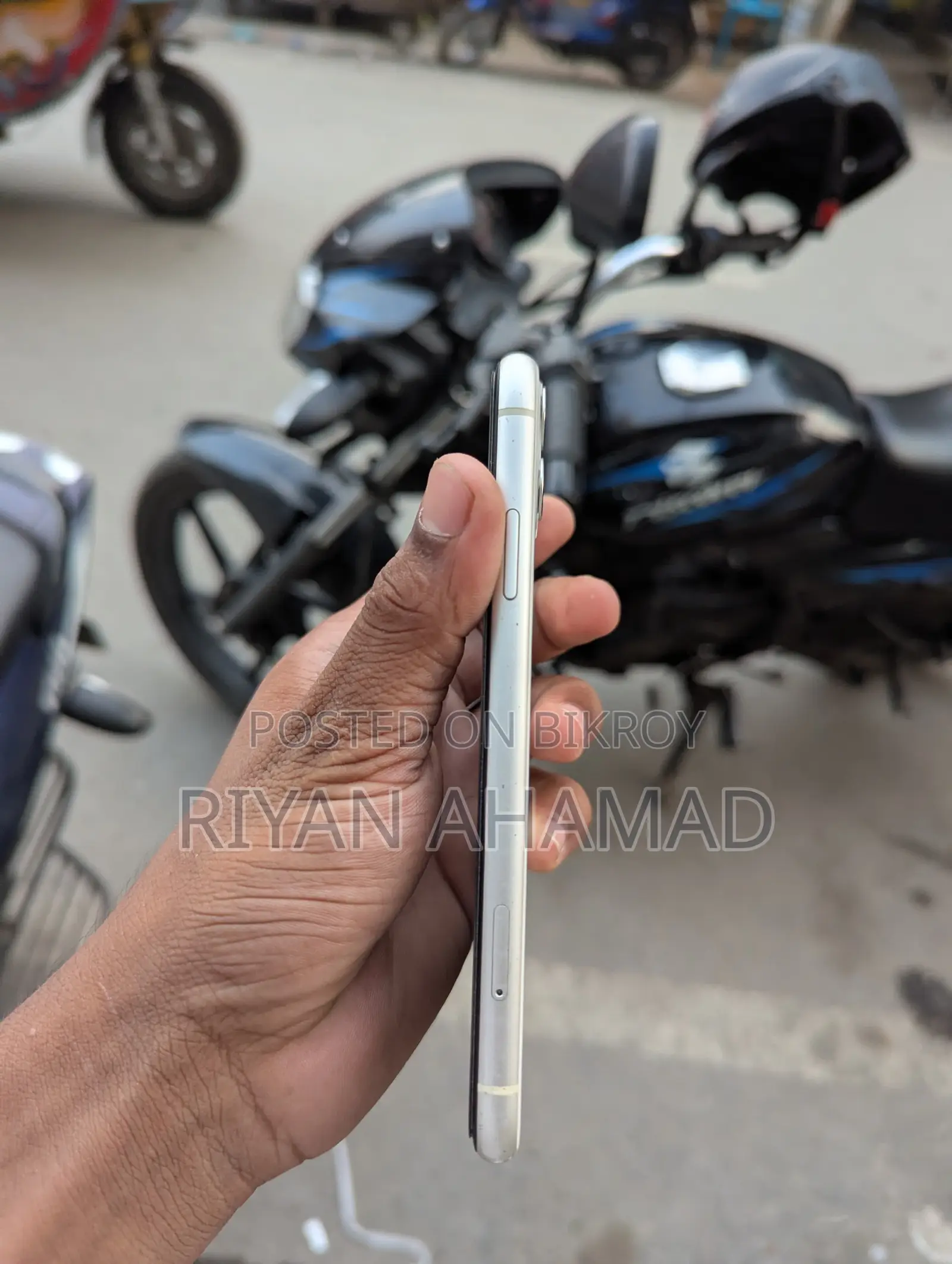 Apple iPhone 11 64 GB White