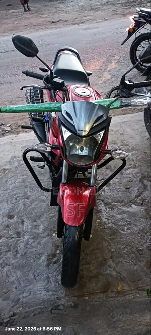 Honda CB 2018 Red