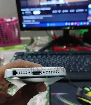 Apple iPhone 5 64 GB White