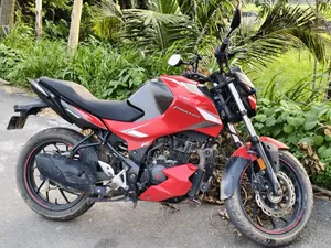 Hero Thriller 160R 2022 Red
