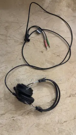 কাজ এবং গেমিংয়ের জন্য হেডফোন