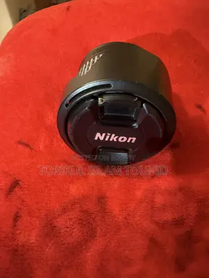 Nikon AF-P DX NIKKOR 18-55mm with Hood f/3.5-5.6G VR Camera Lens