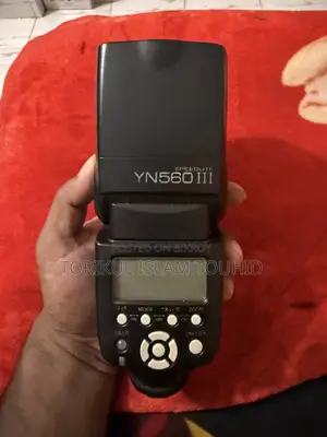 Yongnuo Yn560 Iii With Battery Charger Wireless Speedlite Flash
