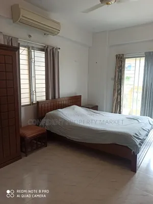 গুলশানে ভাড়ার জন্য ফার্নিশড ৩ বেডরুমের অ্যাপার্টমেন্ট