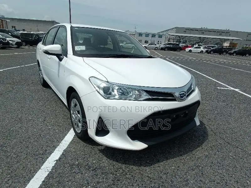 Toyota Axio 2021 White