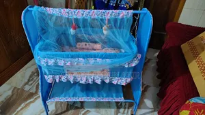 বাচ্চাদের দোলনা