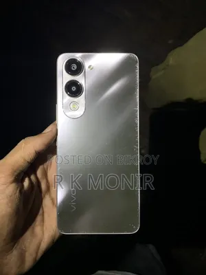 Vivo Y04 128 GB Gold
