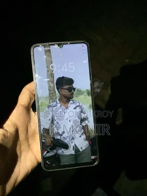 Vivo Y04 128 GB Gold