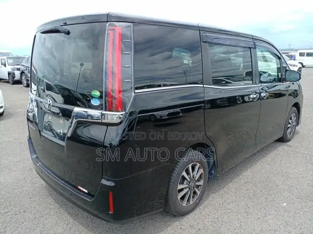 Toyota Esquire 2.0 FWD (8 Seater) 2020 Black