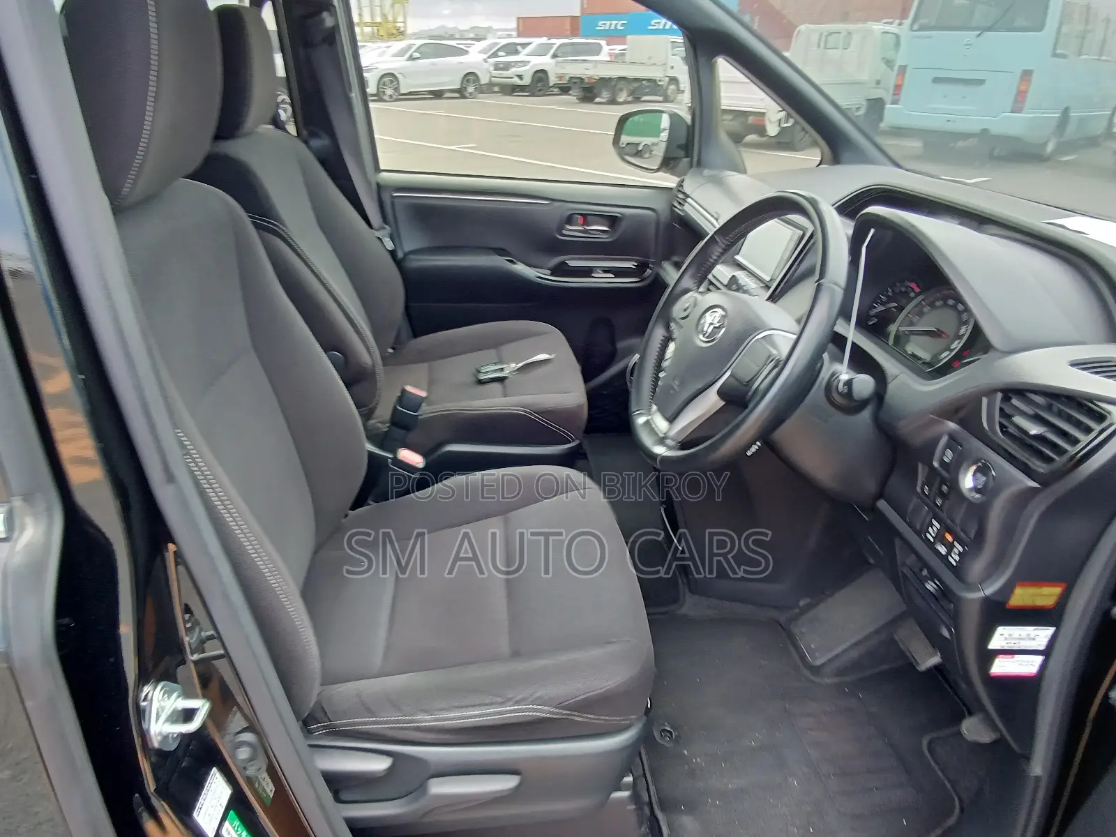 Toyota Esquire 2.0 FWD (8 Seater) 2020 Black