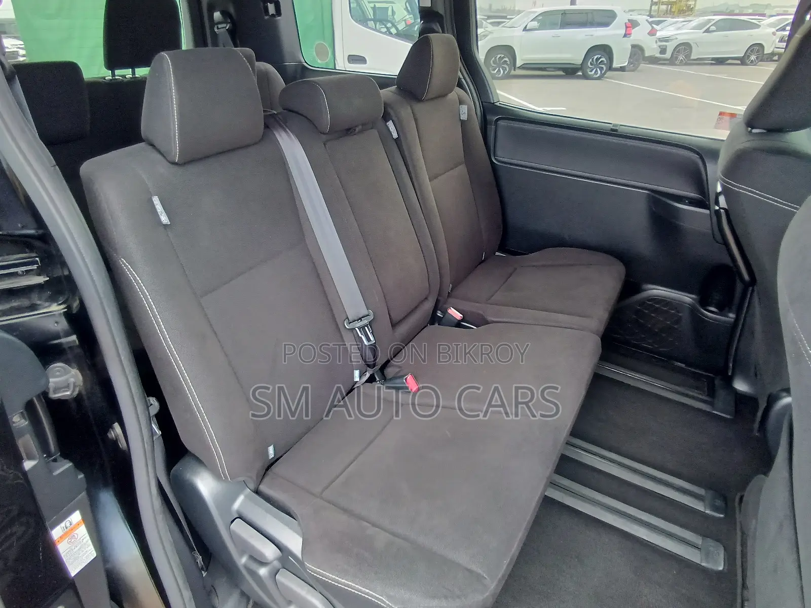 Toyota Esquire 2.0 FWD (8 Seater) 2020 Black