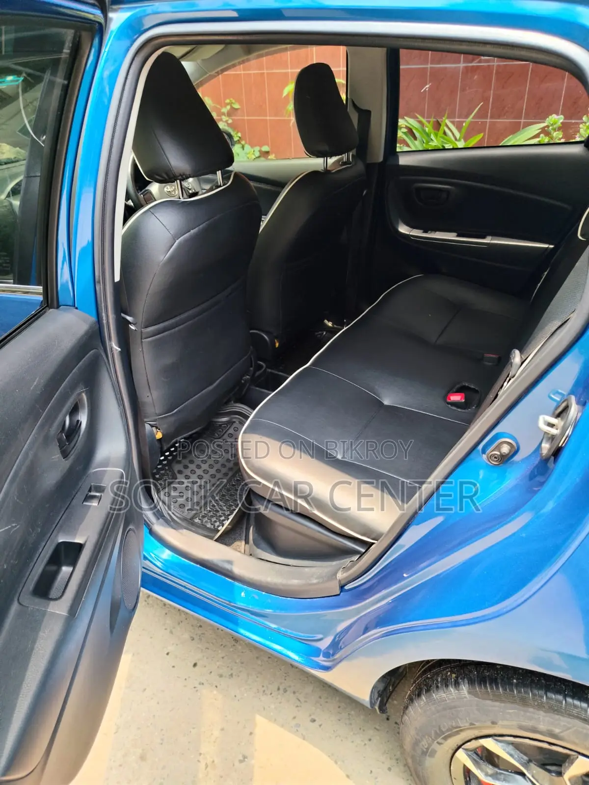 Toyota Vitz 2017 Blue
